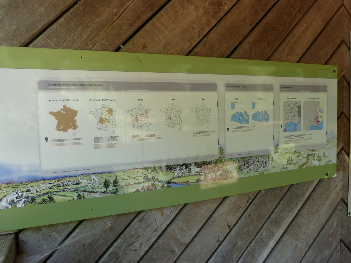 Sign about wolves in France -Zoodyssée (2025)