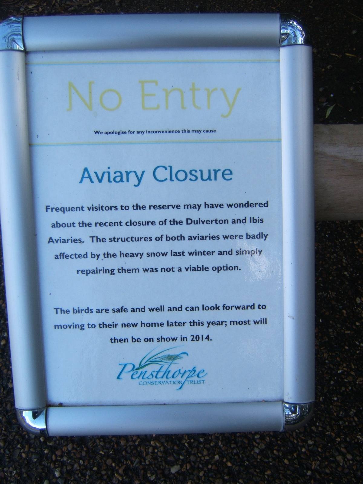 Sign explaining why the Aviary were closed