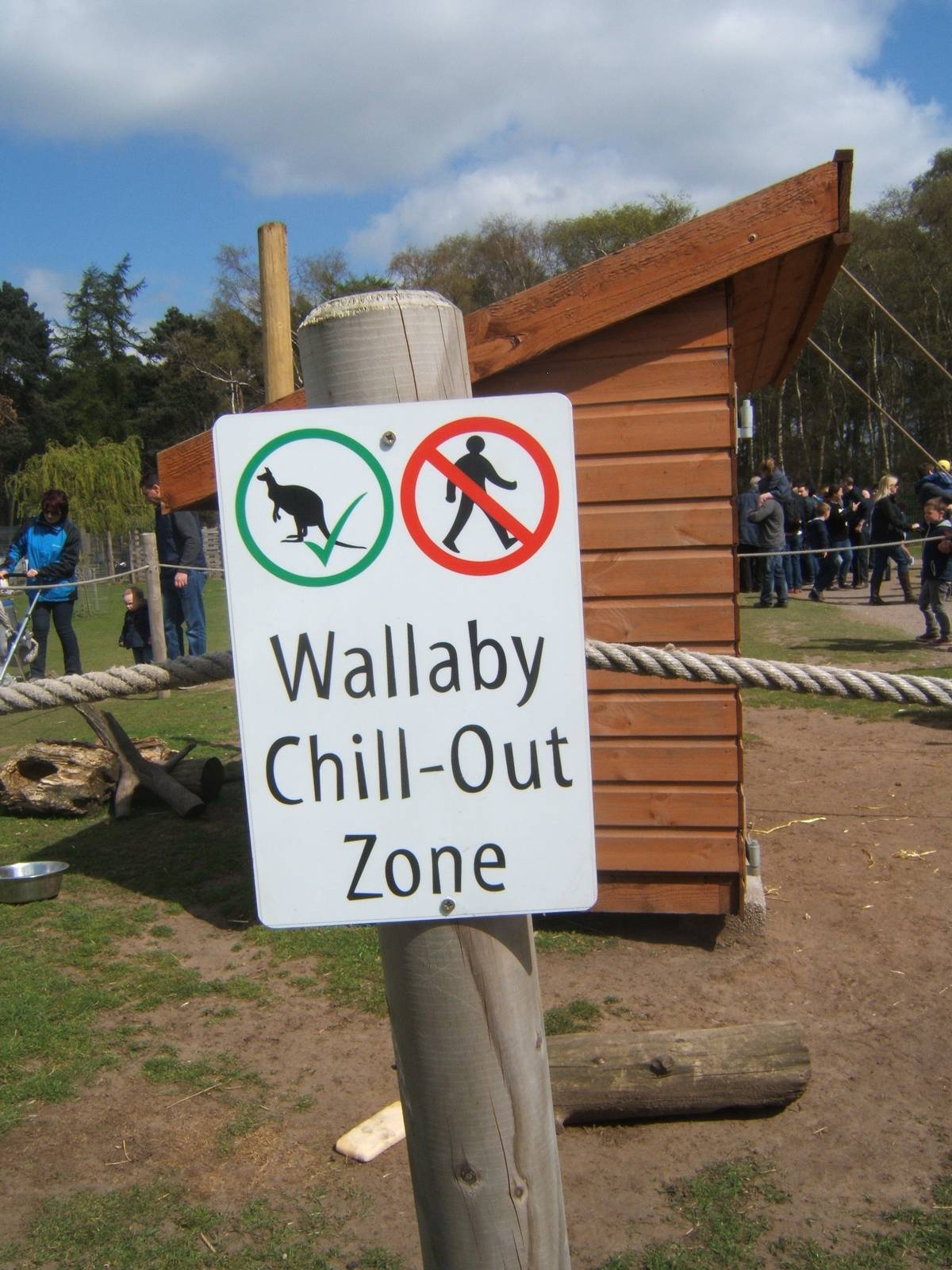 Sign in the Wallaby walk through enclosure