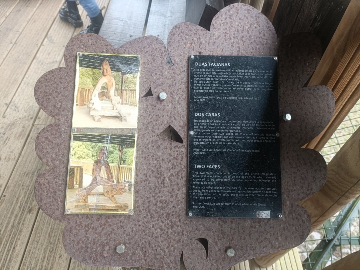 Sign of wood sculptures -Marcelle Naturaleza