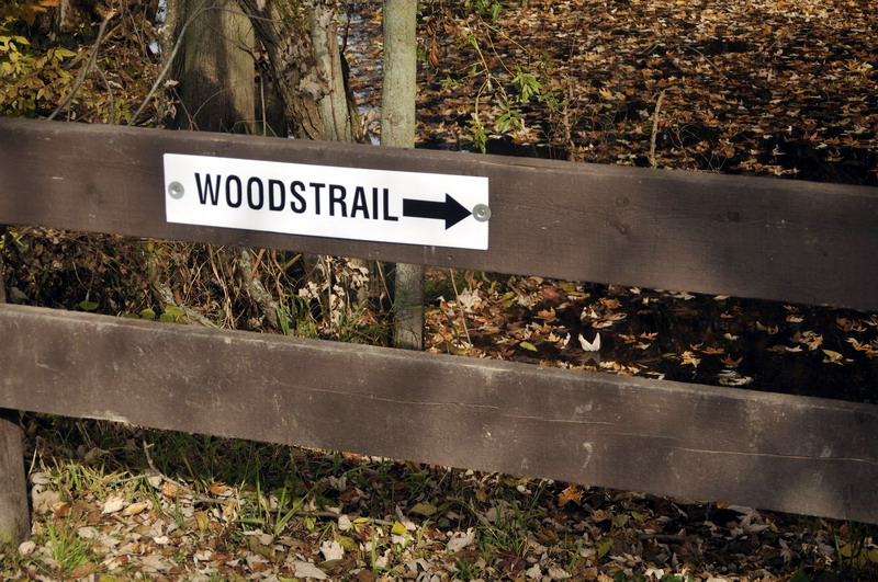 Sign to woodtrail at Twin Vally Zoo