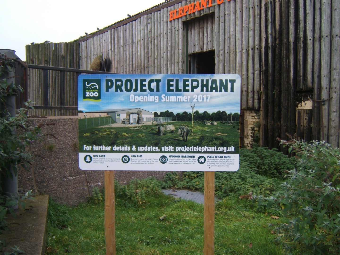 Signage about new Elephant House