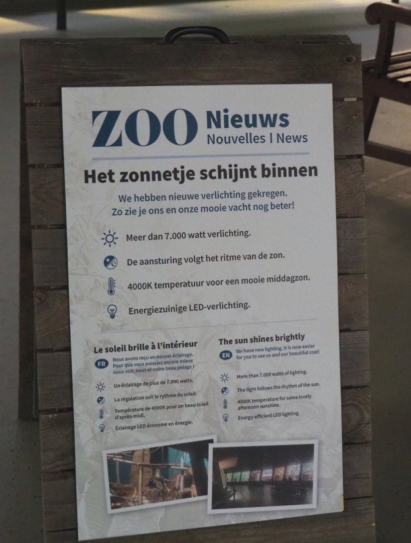 Signage about new lighting in the Small monkey house, 2021-07-17