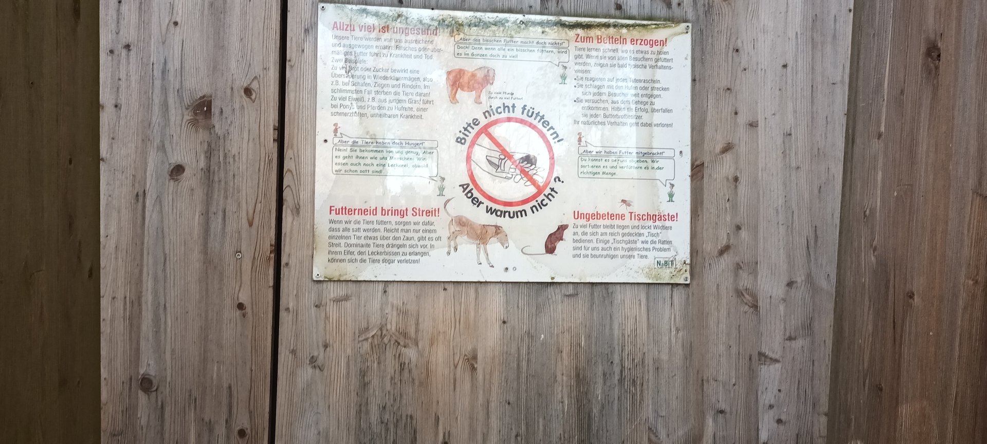 Signage dont feed the Animals