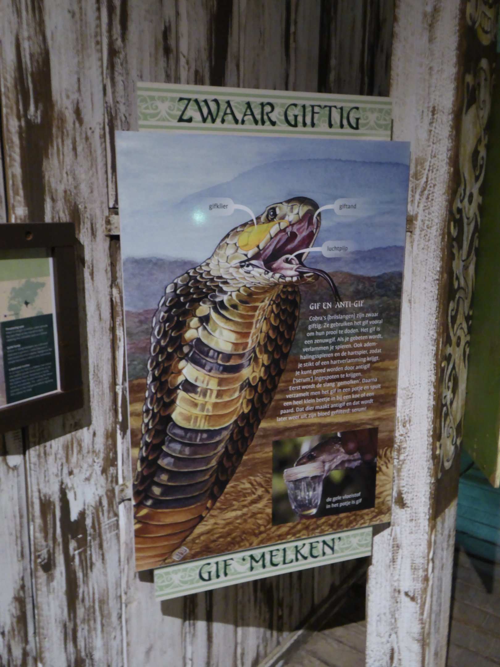 Signage example in Aziehuis