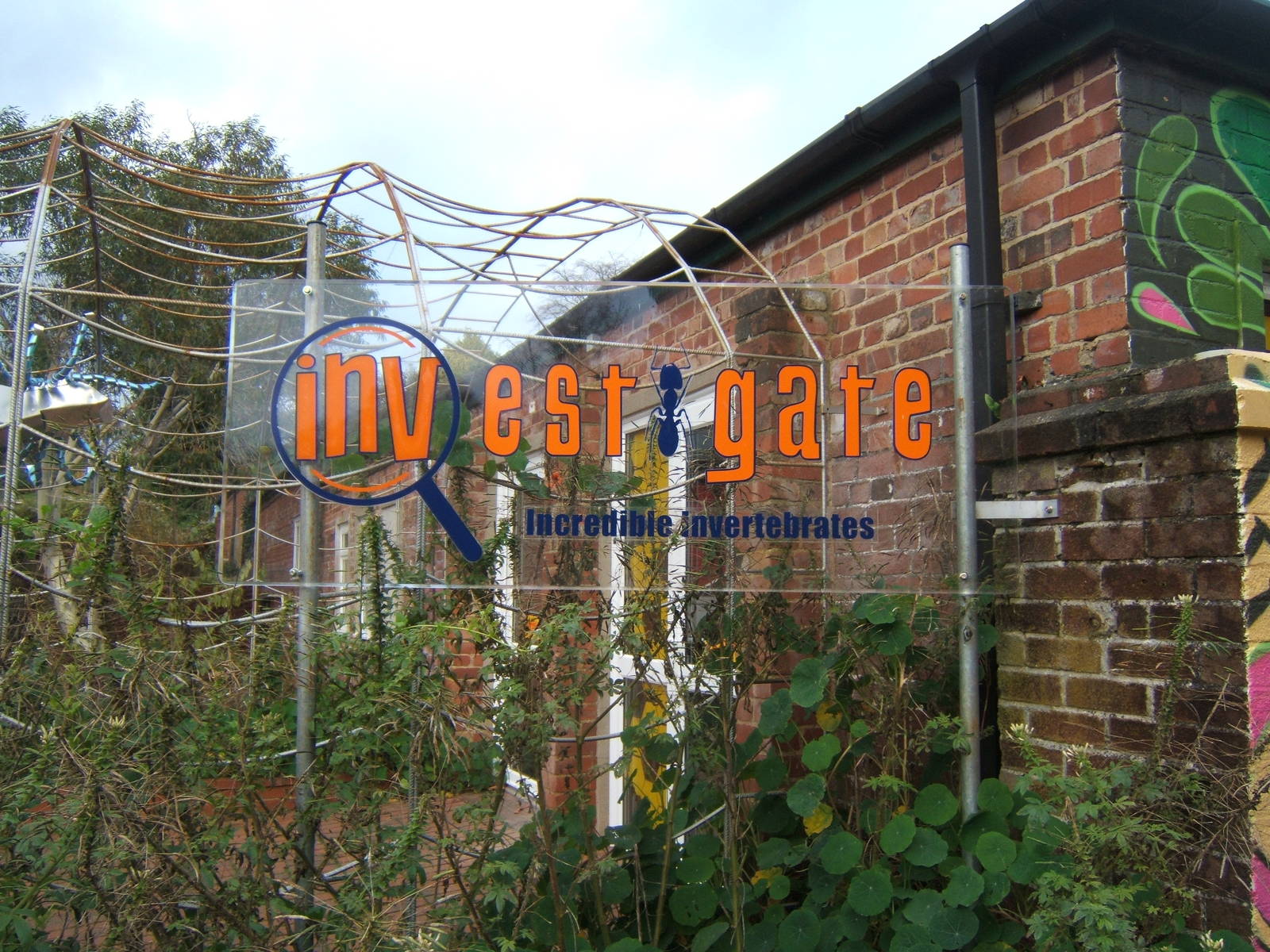 Signage for Investigate Incredible Inverts