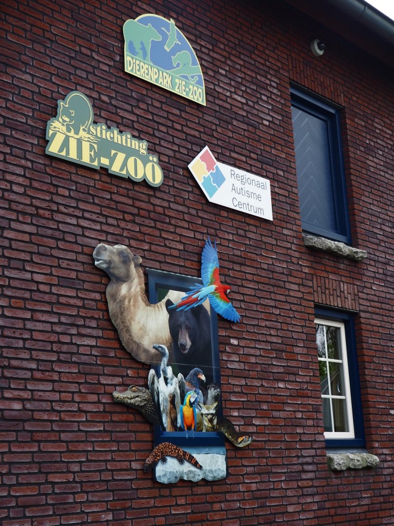 Signs and logos on the side of the main building, 2019-04-06