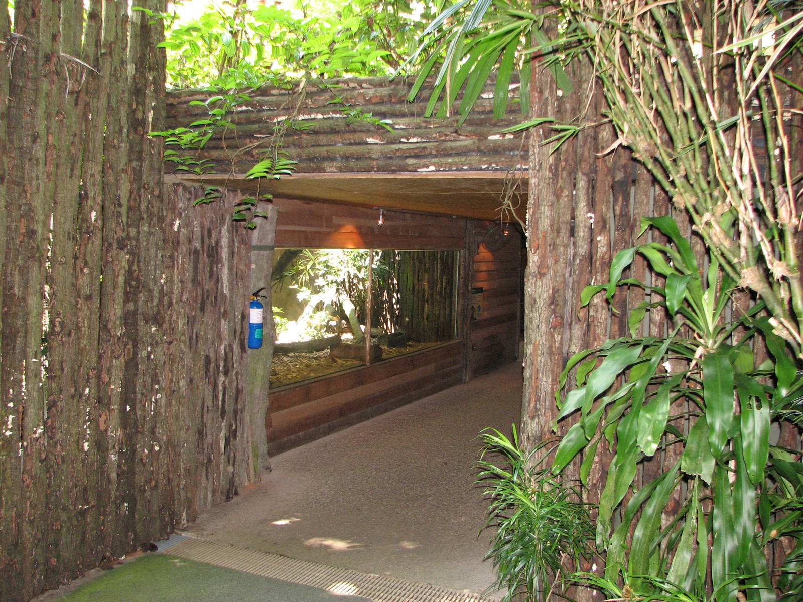 Singapore Zoo 2008 - Entrance of the Critters Longhouse