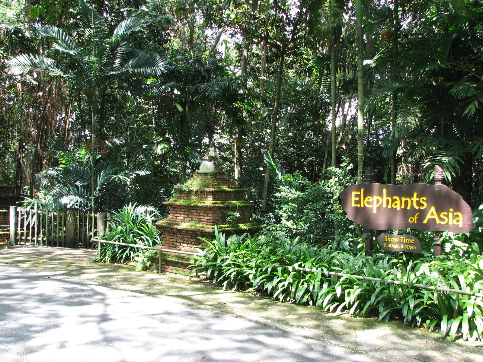 Singapore Zoo 2008 - Entrance to Elephants of Asia