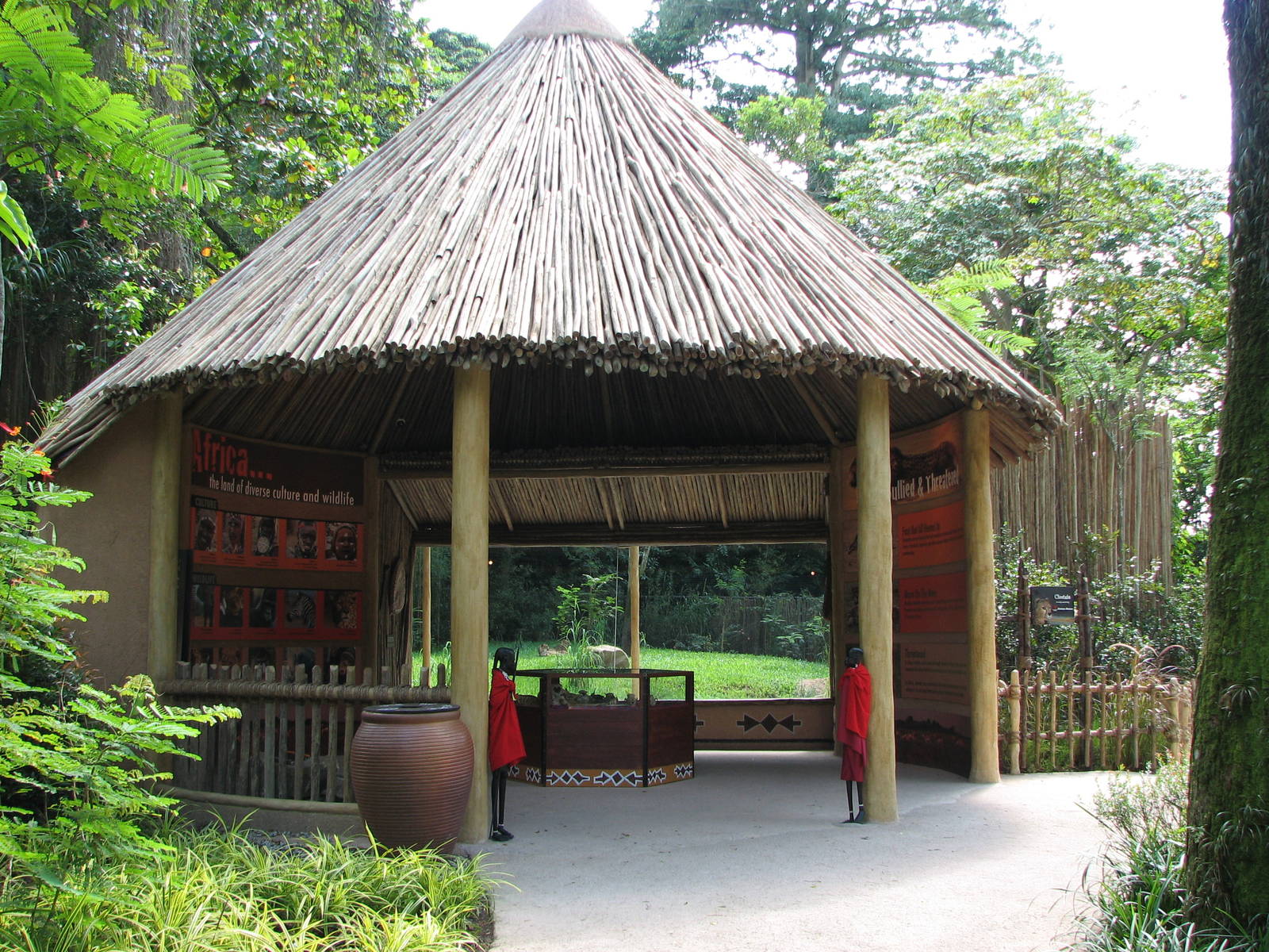 Singapore Zoo 2008 - Hut in front of the Cheetah exhibit in Wild Africa
