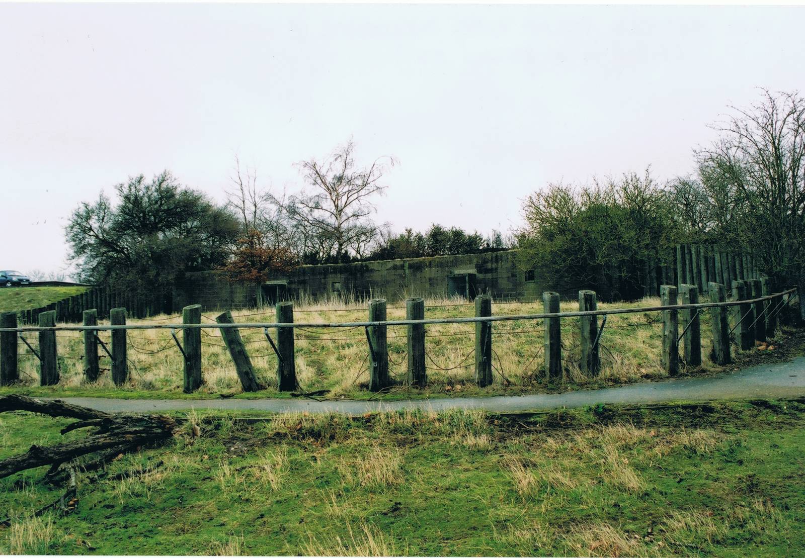 site of polar bear enclosure @ Whipsnade; 15.03.04