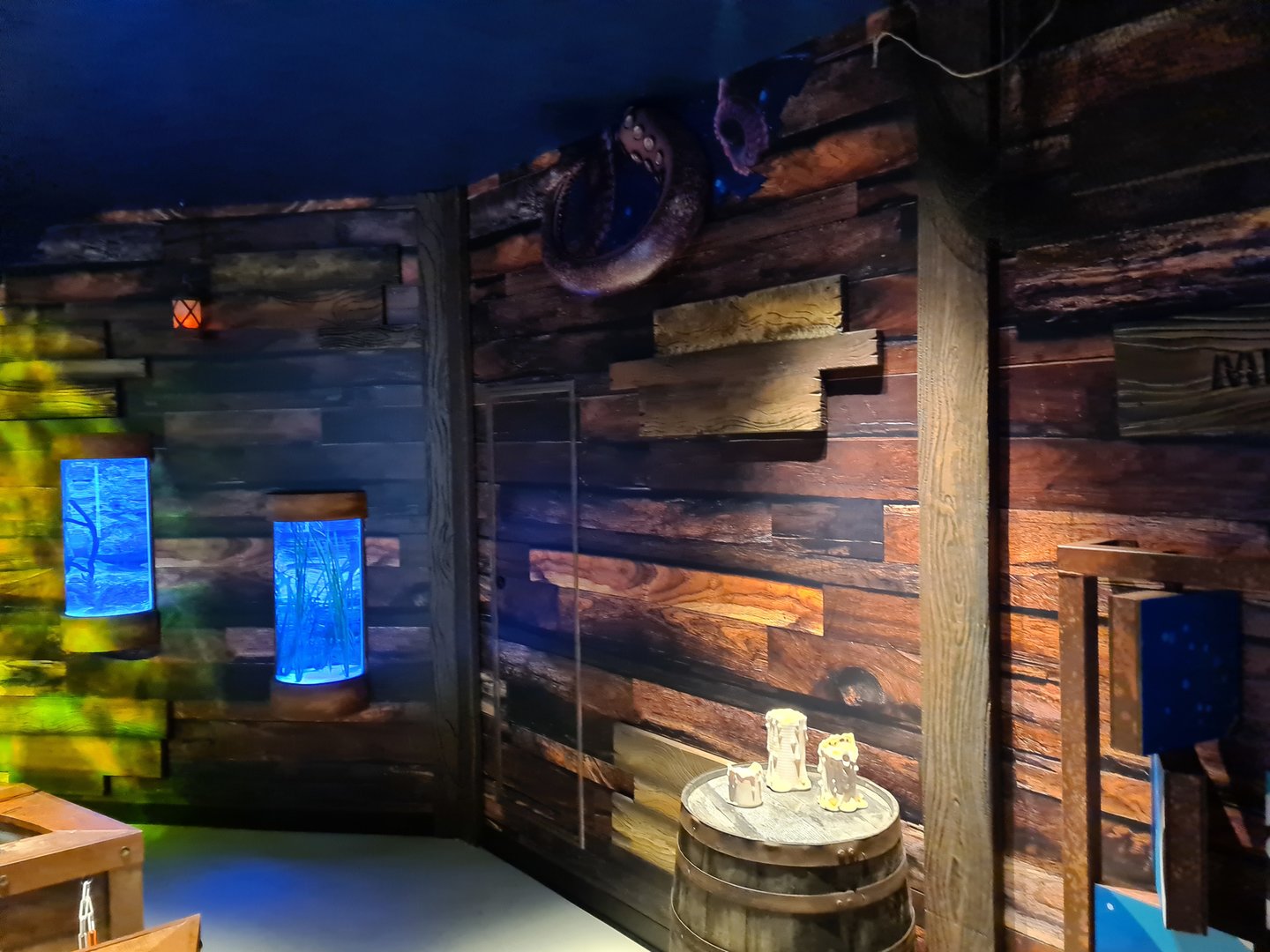 Sixth room - Theming