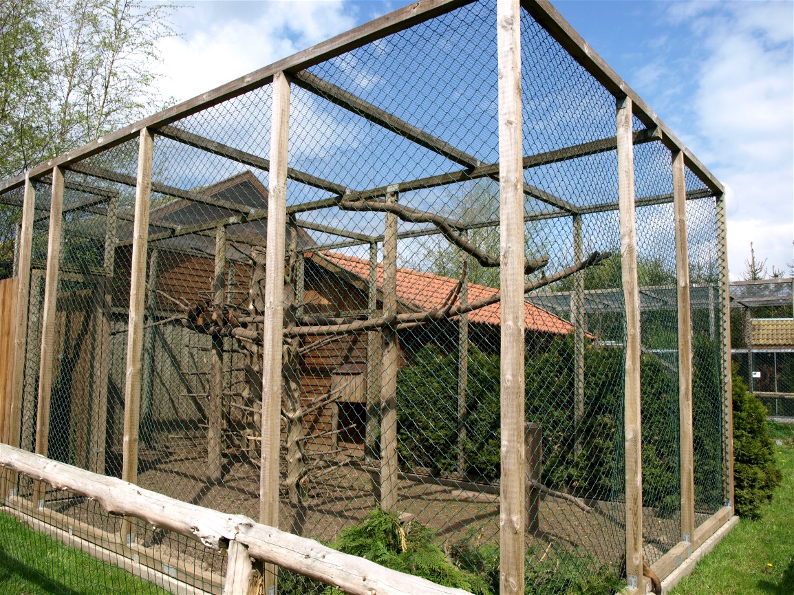 Skaerup Zoo - Capuchin exhibit