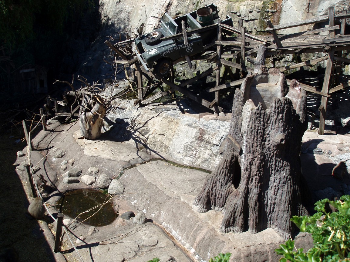 Skansen Aquarium - Baboon exhibit
