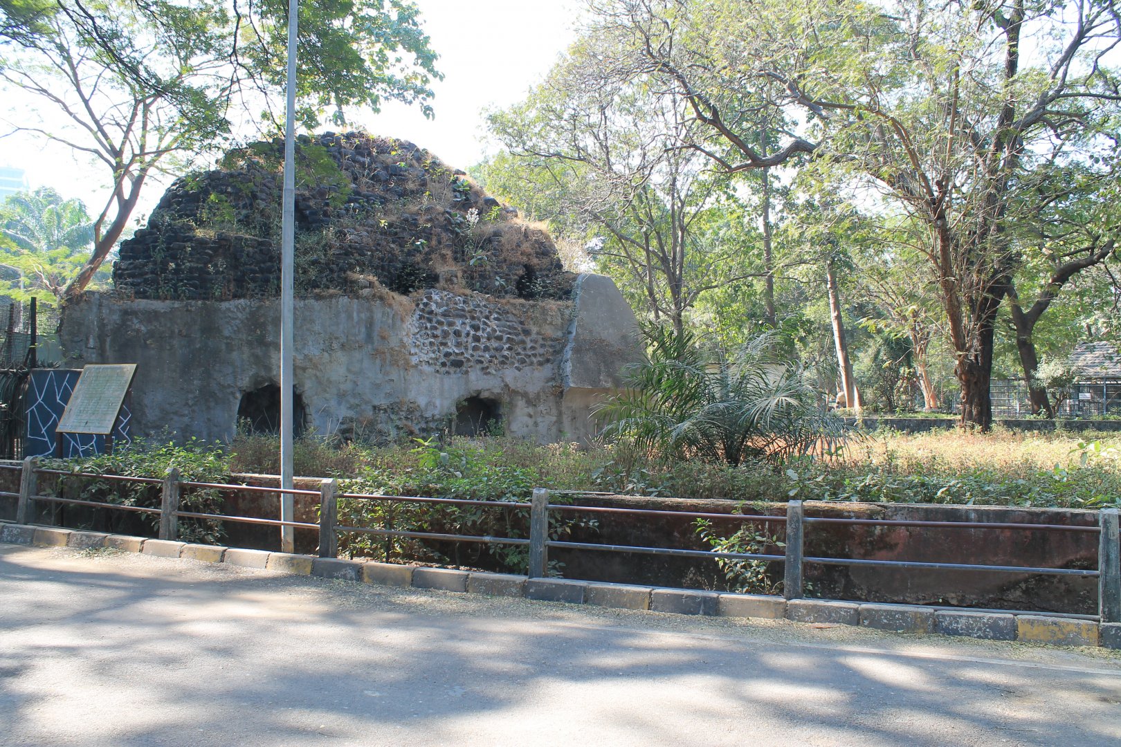 Sloth Bear enclosure, Mumbai Zoo