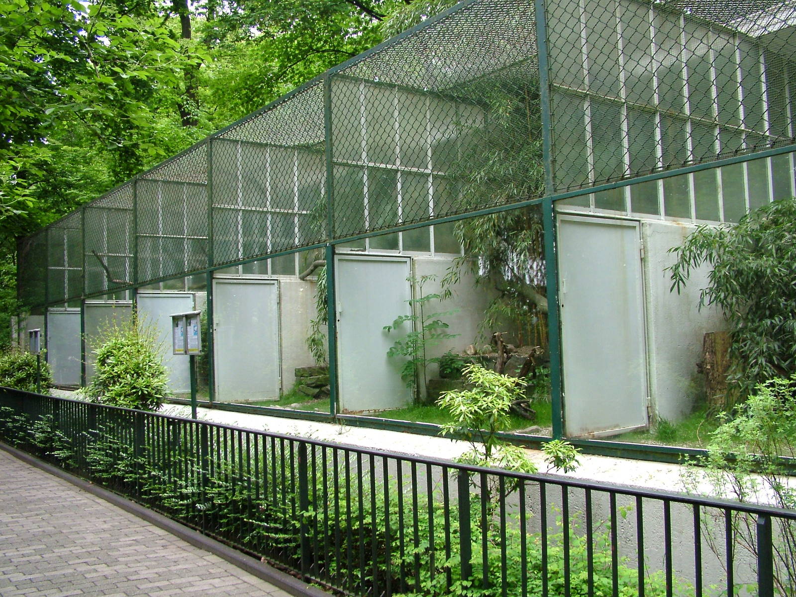 Small Cat House at Wuppertal 13/05/09