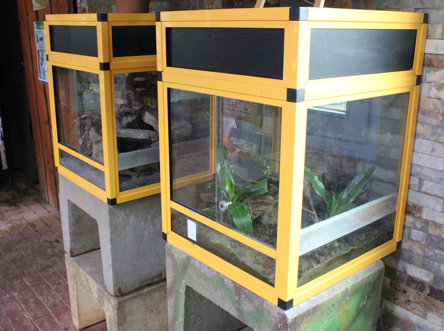 Small empty enclosures