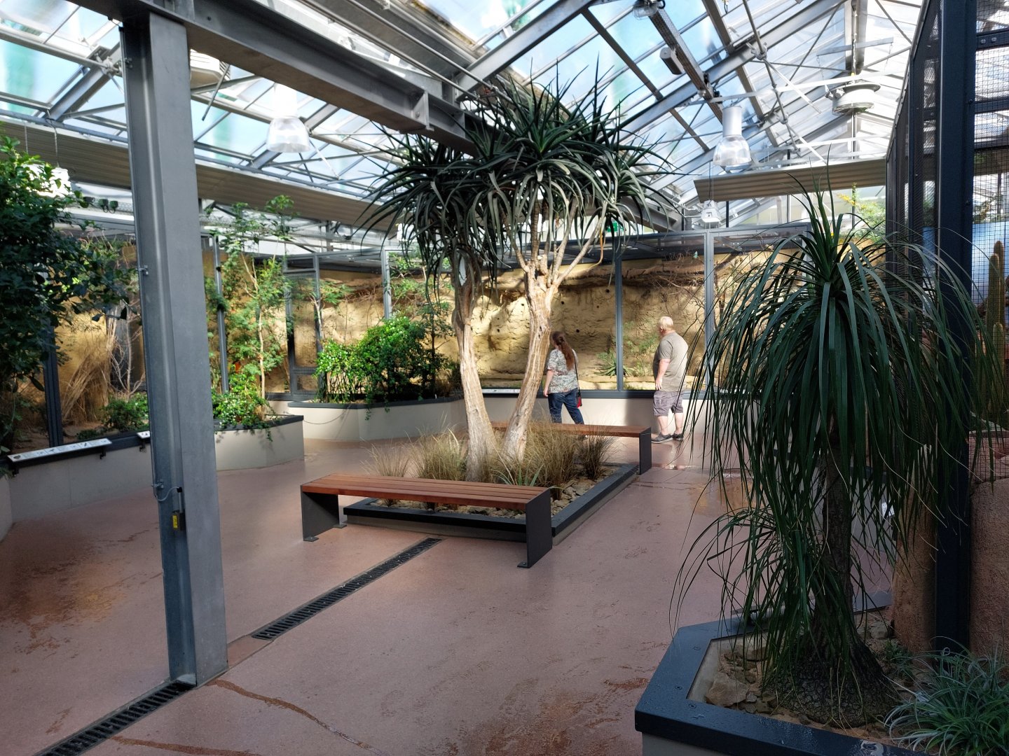 Small mammal & bird house - overview