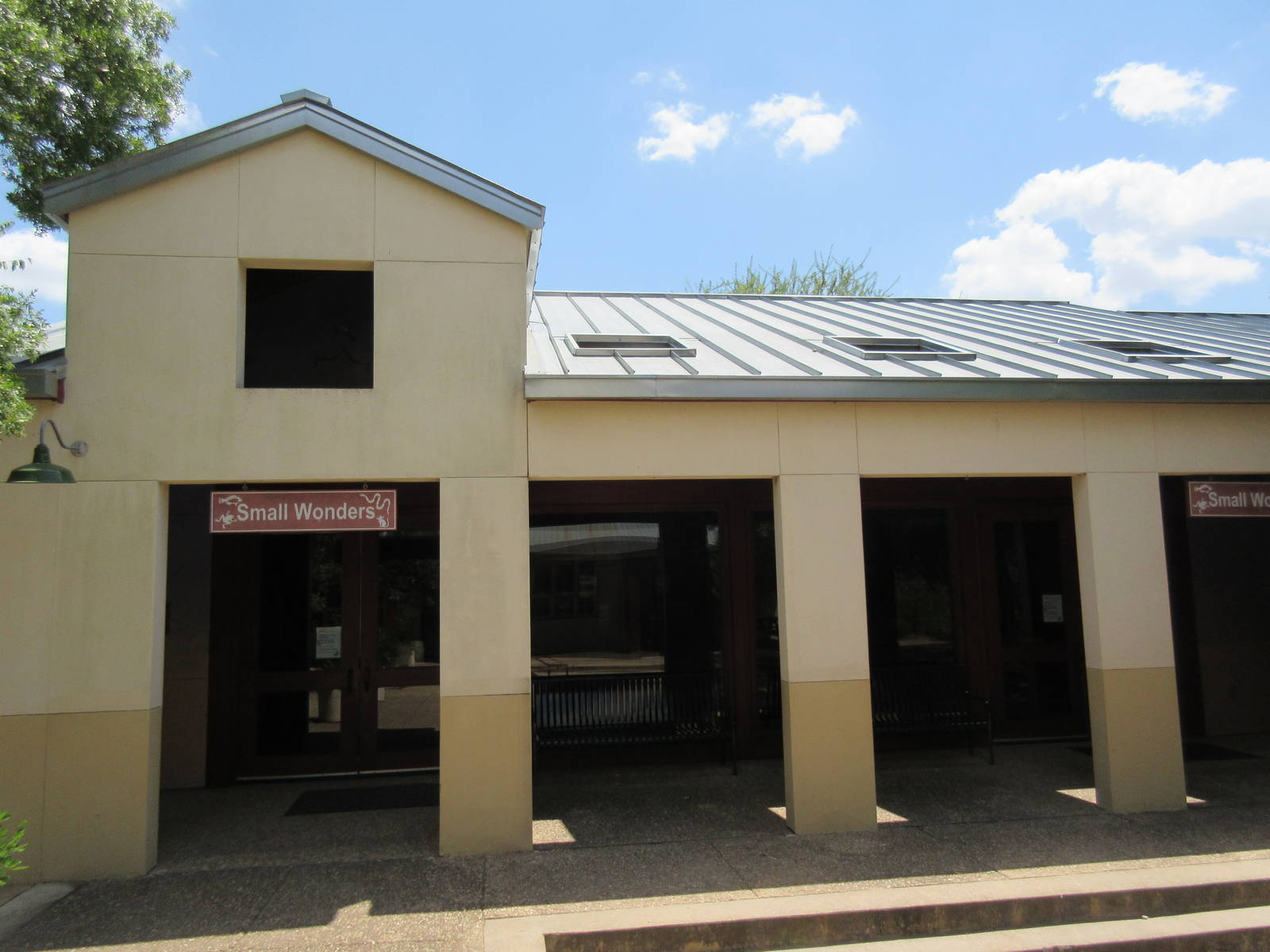 Small Wonders Building (assorted terrariums)