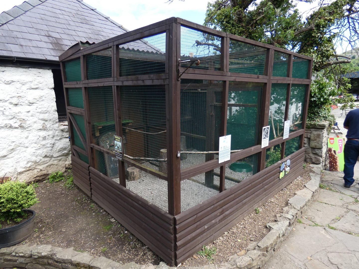 Smaller aviary