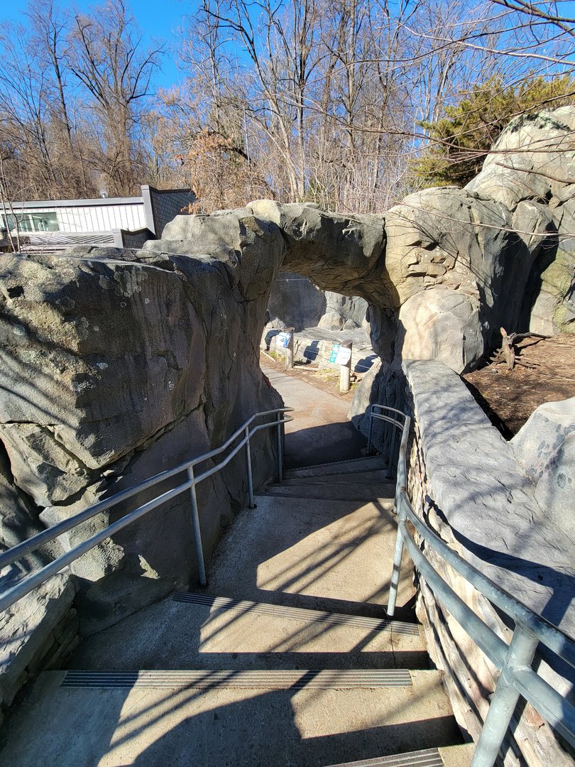 Smithsonian 2/22 - America Trail, path down to pinniped viewing
