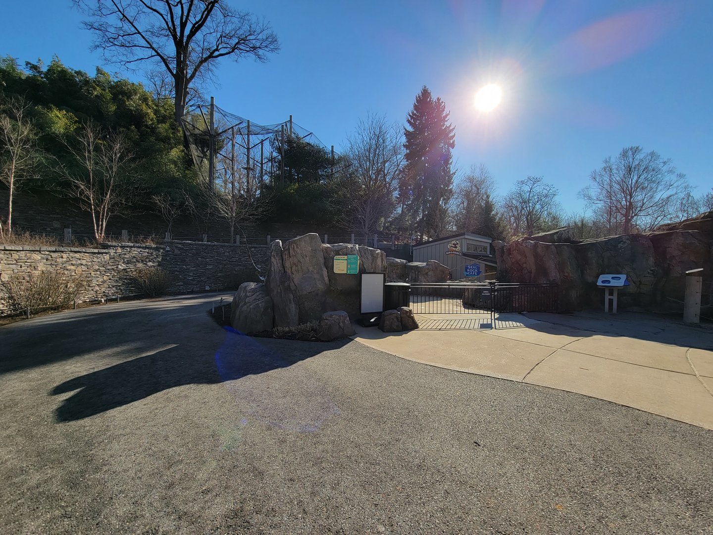 Smithsonian 2/22 - America Trail, pinniped area