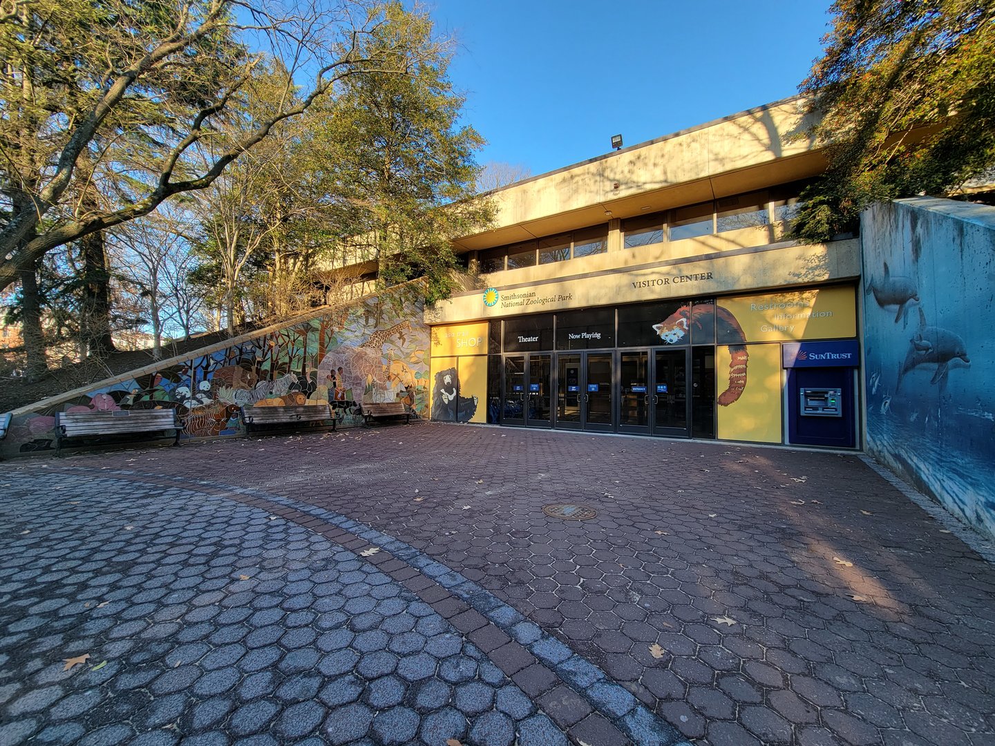 Smithsonian 2/22 - Visitor Center with the best bathrooms, best gift shop, the help desk, etc