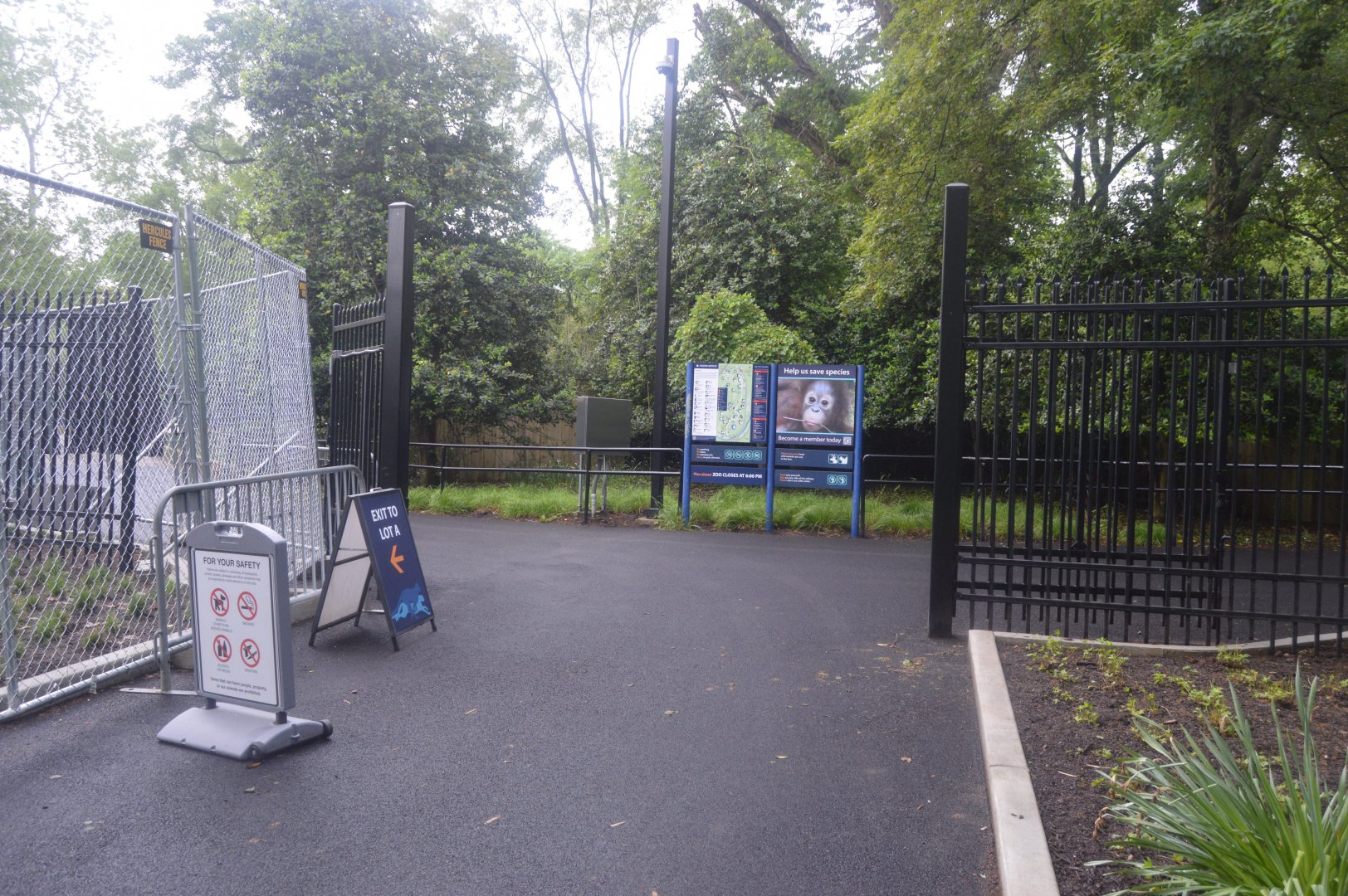 Smithsonian National Zoo - Lot A Entrance