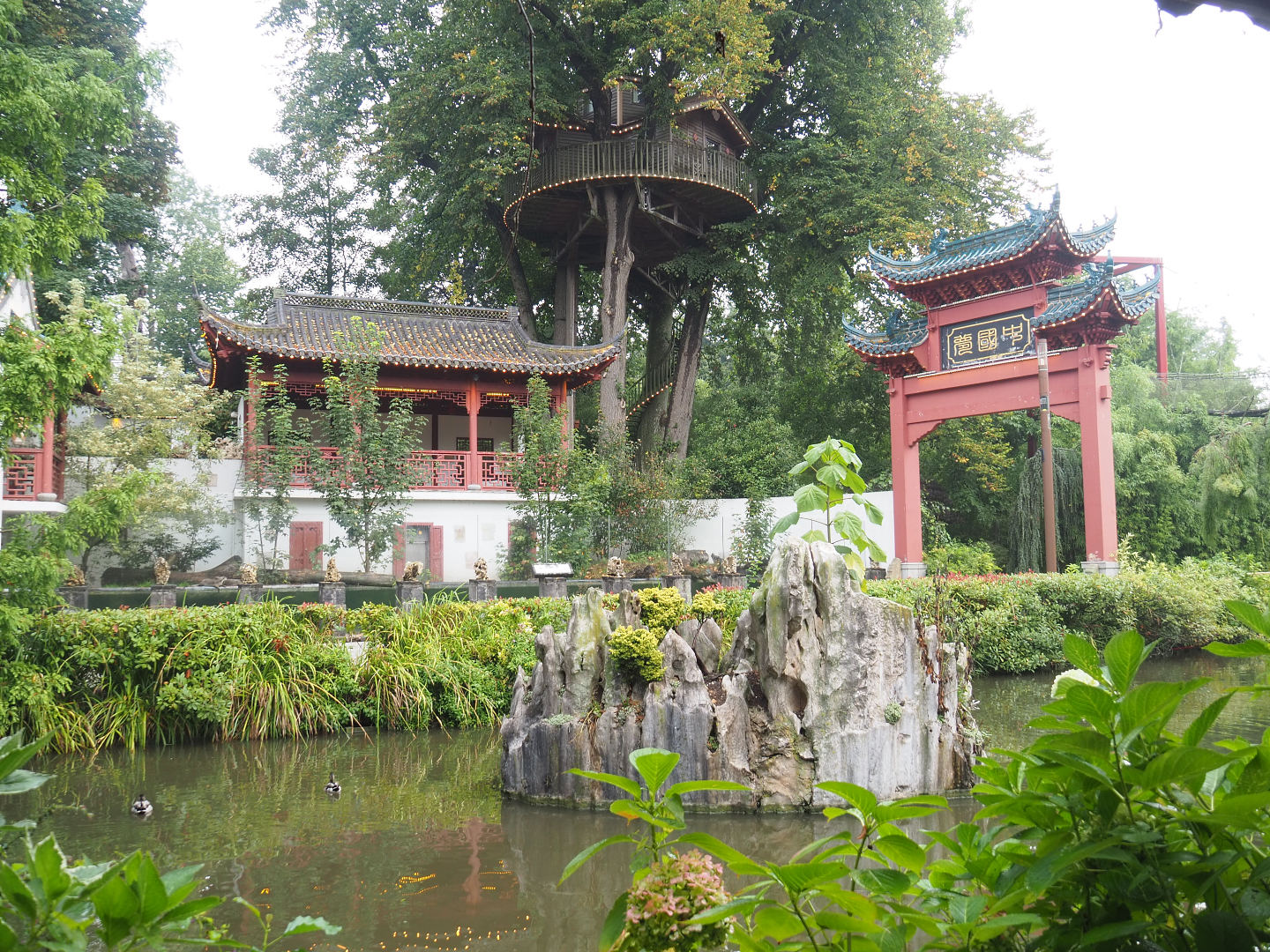 Smooth-coated otter building and exhibit, Chinese gate and tree house, 2022-09-15