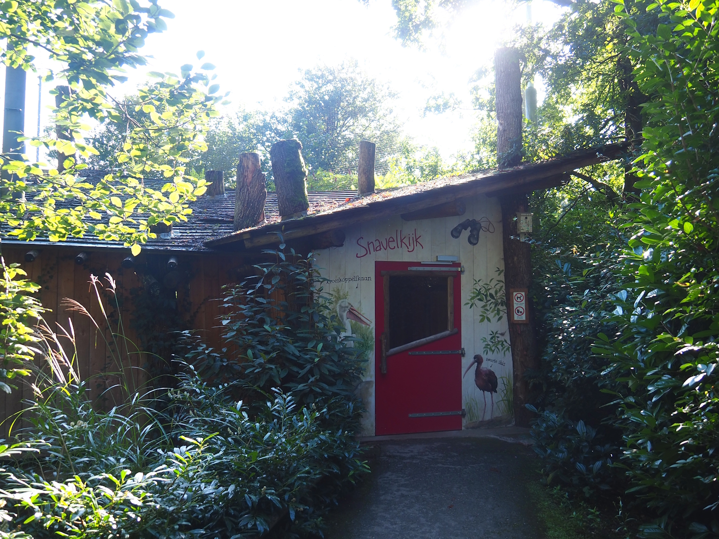 Snavelrijk ('Kingdom of Beaks') aviary viewing hut, 2023-09-24