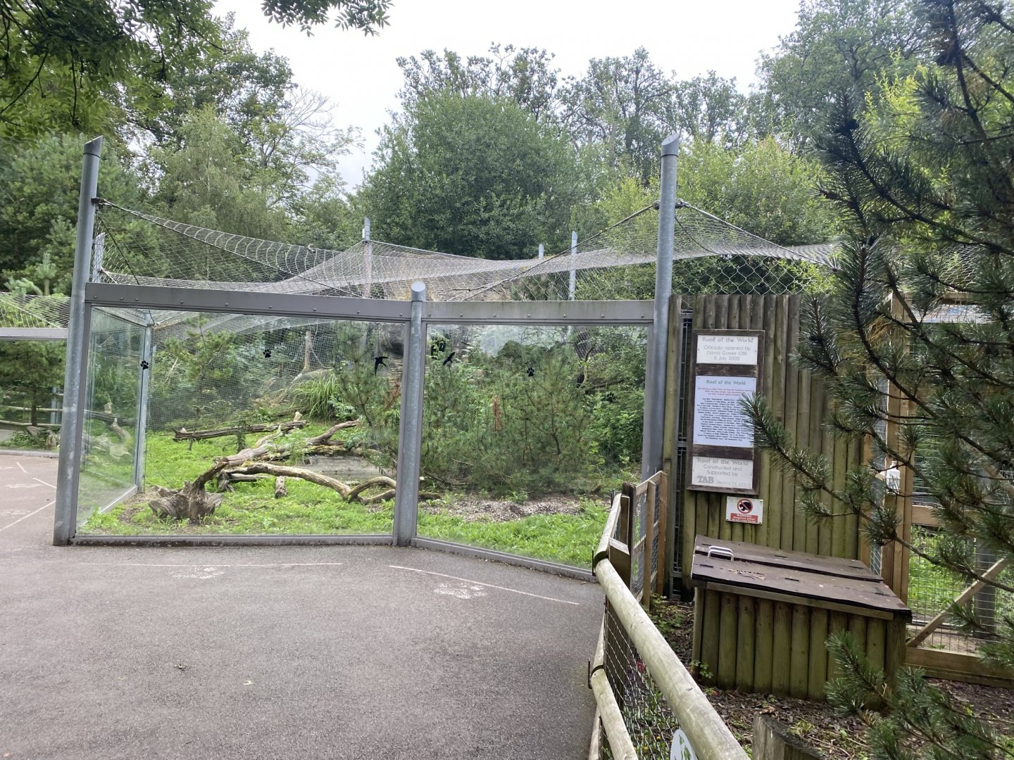 Snow leopard enclosure 120821