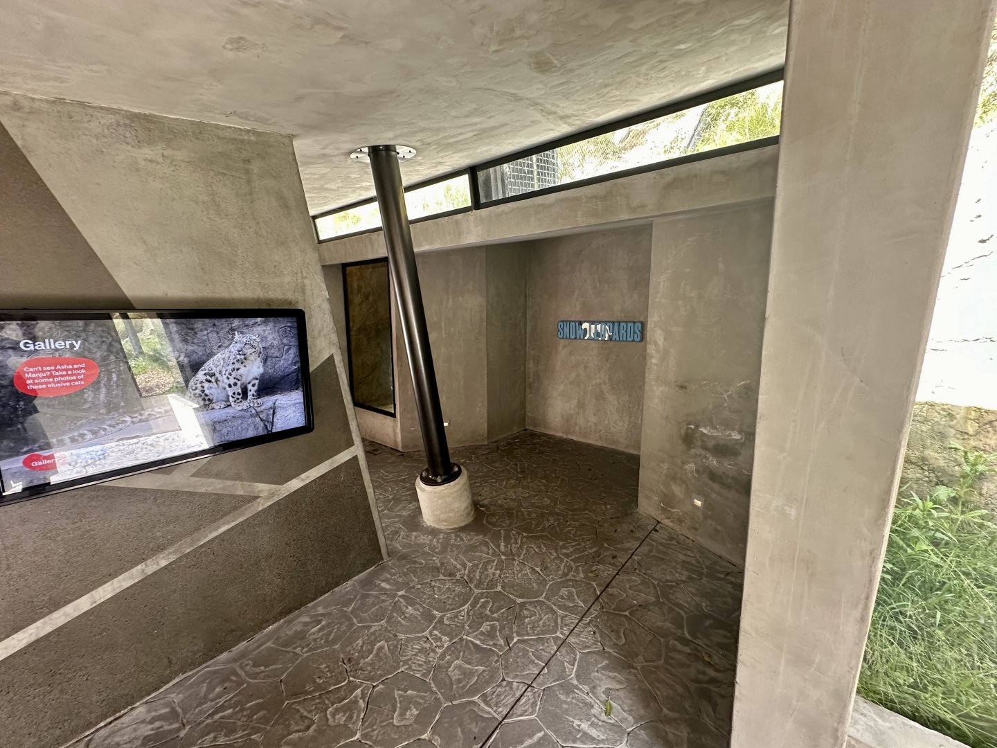Snow Leopard Exhibit - Viewing Shelter