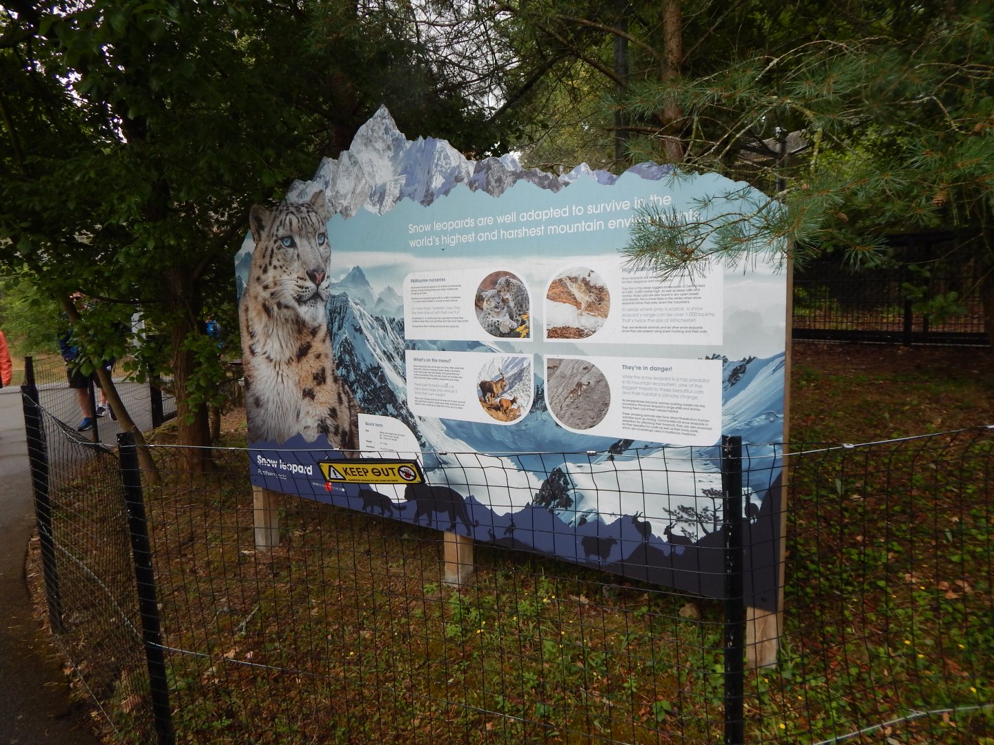 Snow leopard signage 150725