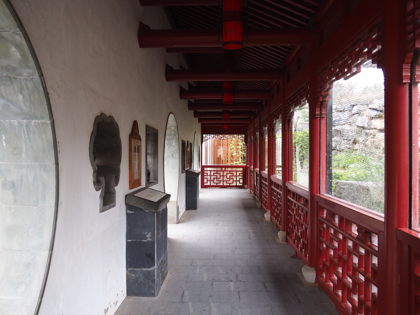 Snow leopard viewing pavilion, 2020-09-03
