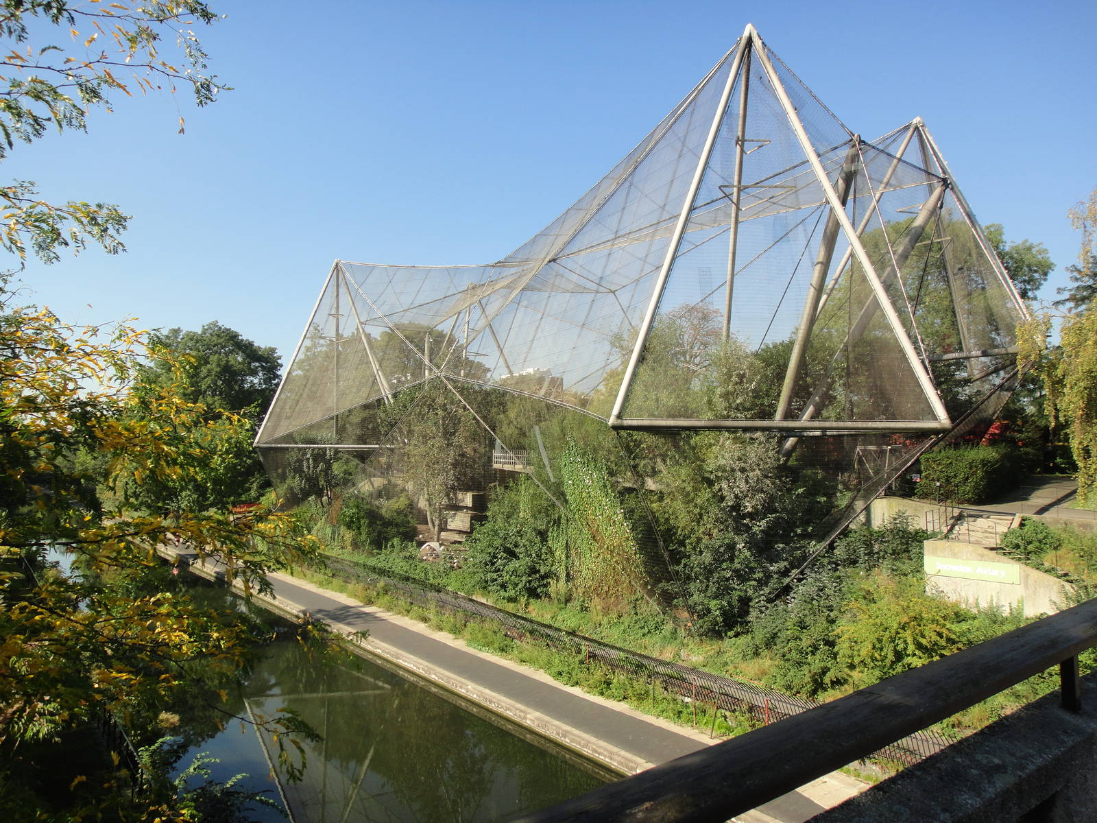 Snowdon Aviary at London Zoo