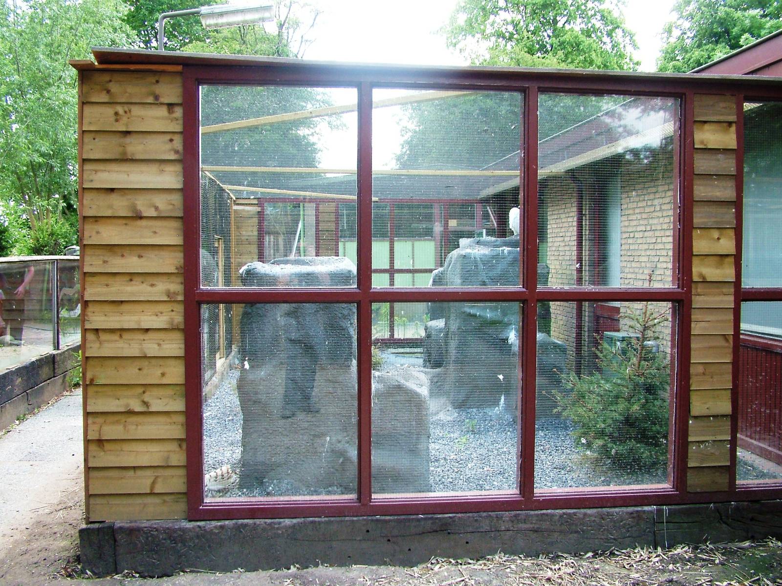Snowy Owl Aviary at De Paay, 02/06/12
