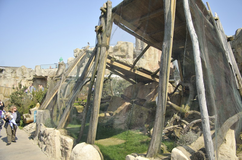 Snowyowl-enlosure at Bremerhaven zoo