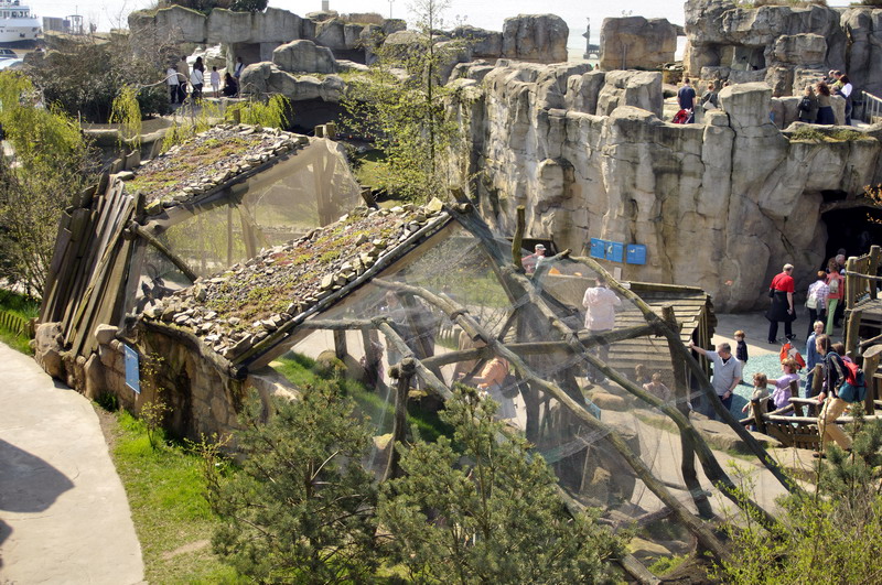 Snowyowl-enlosure at Bremerhaven zoo