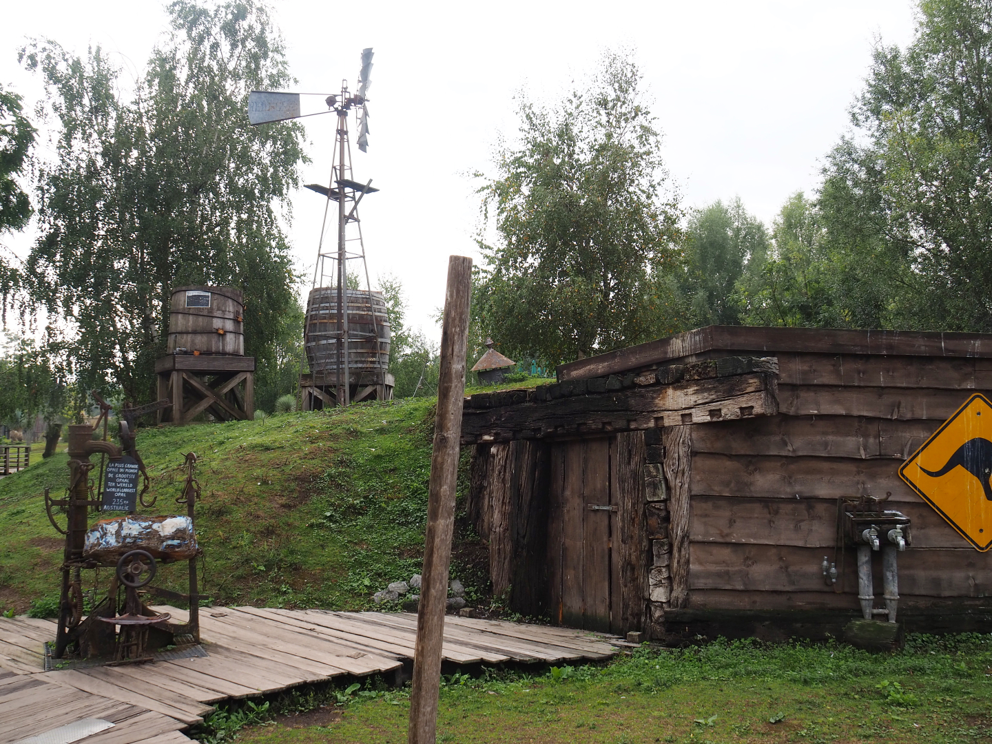 Southern Cape - Opal mine and farm theming, 2022-09-15