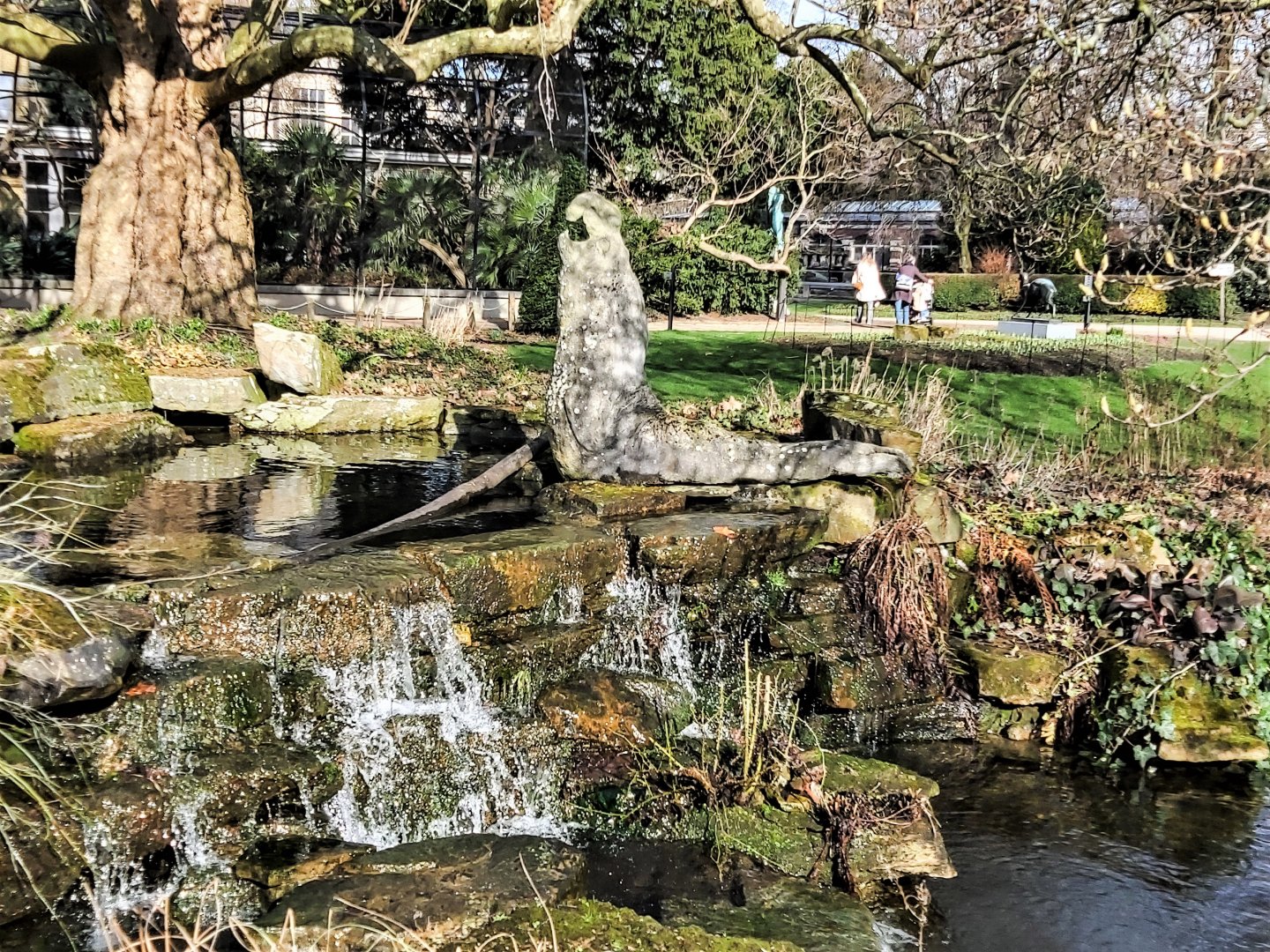 Southern elephant seal statue
