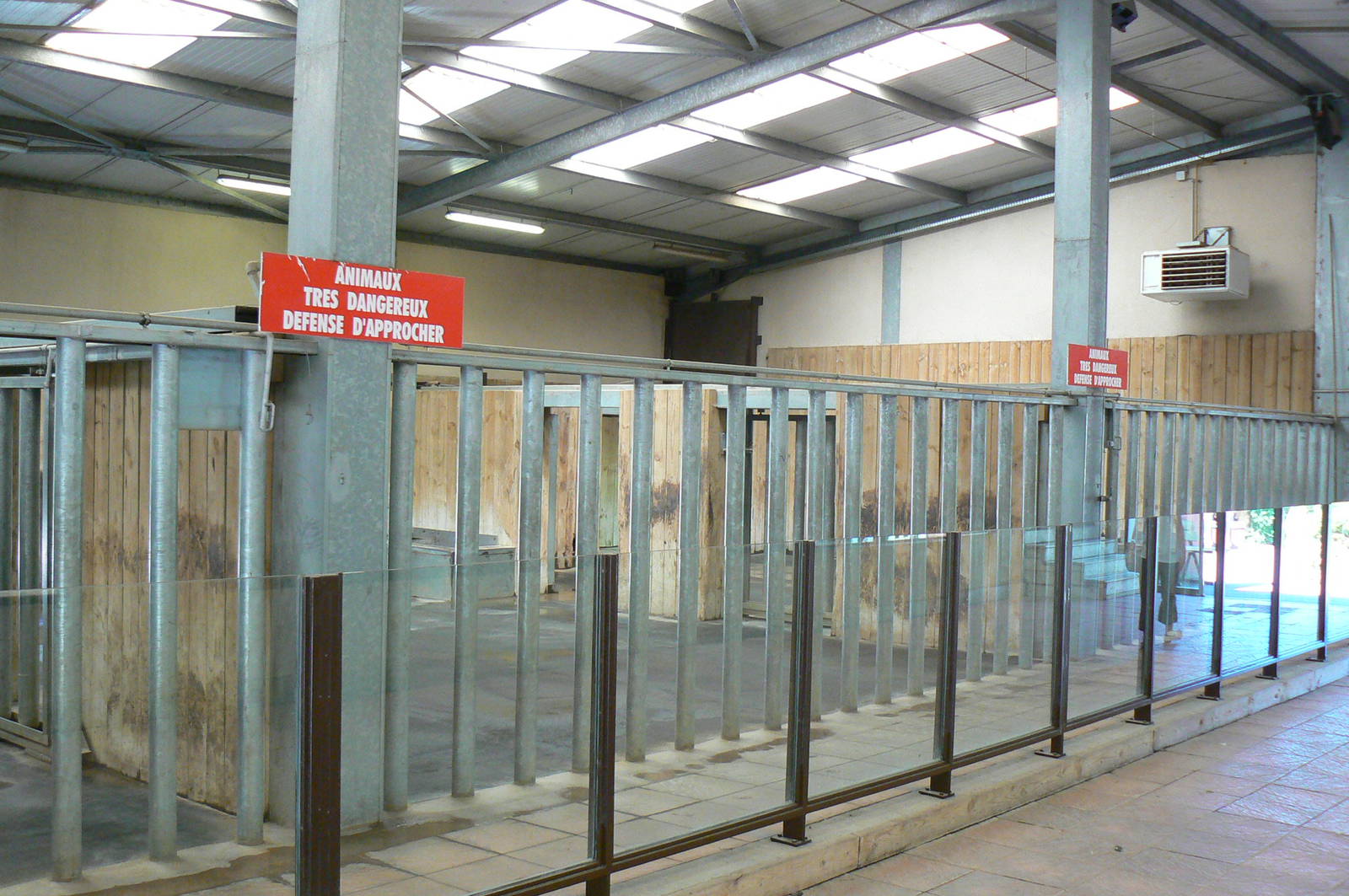 Southern white rhinos exhibit - rhinos house