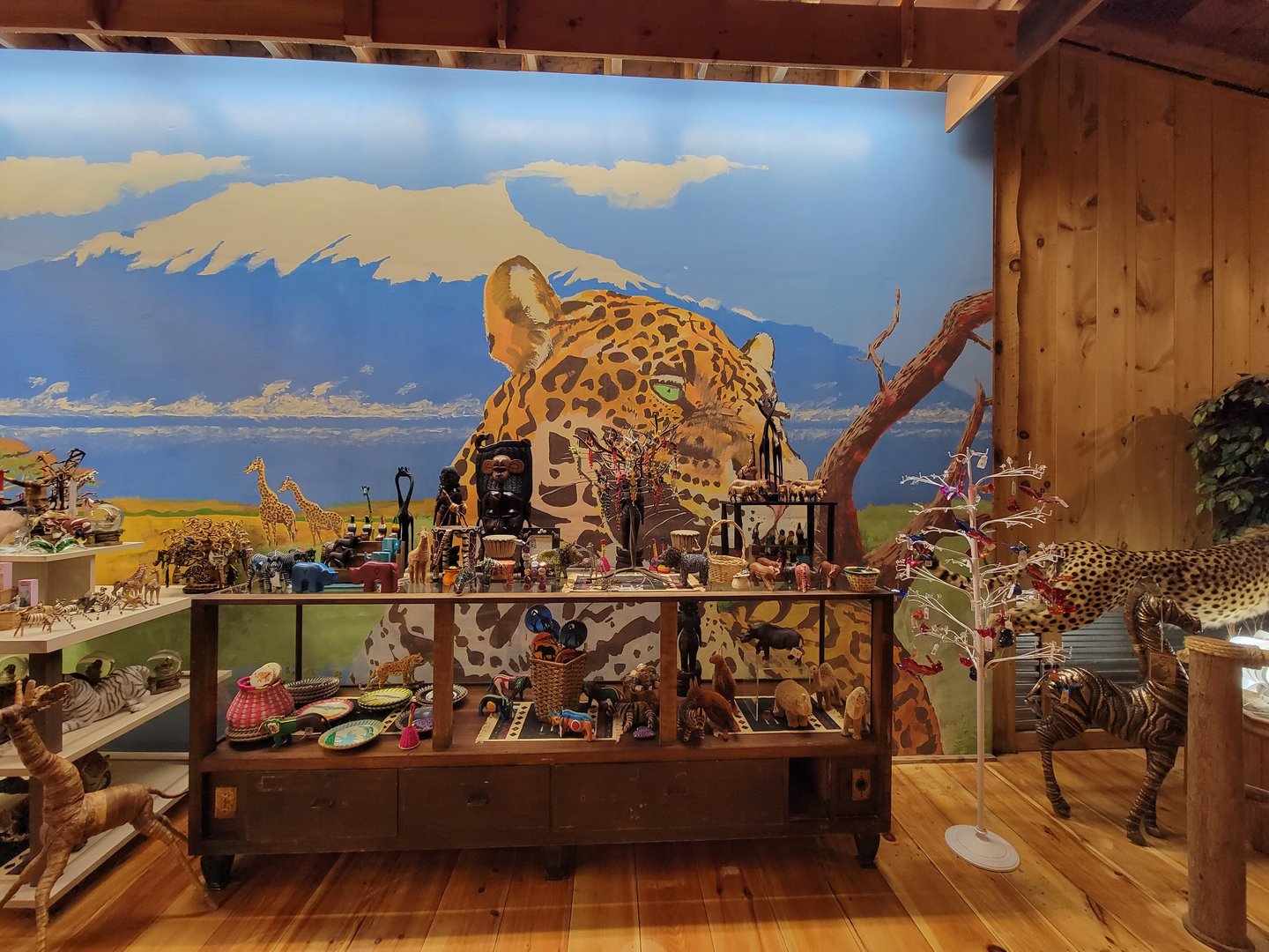 Southwick 7/22 - Lovely mural in gift shop by big cats