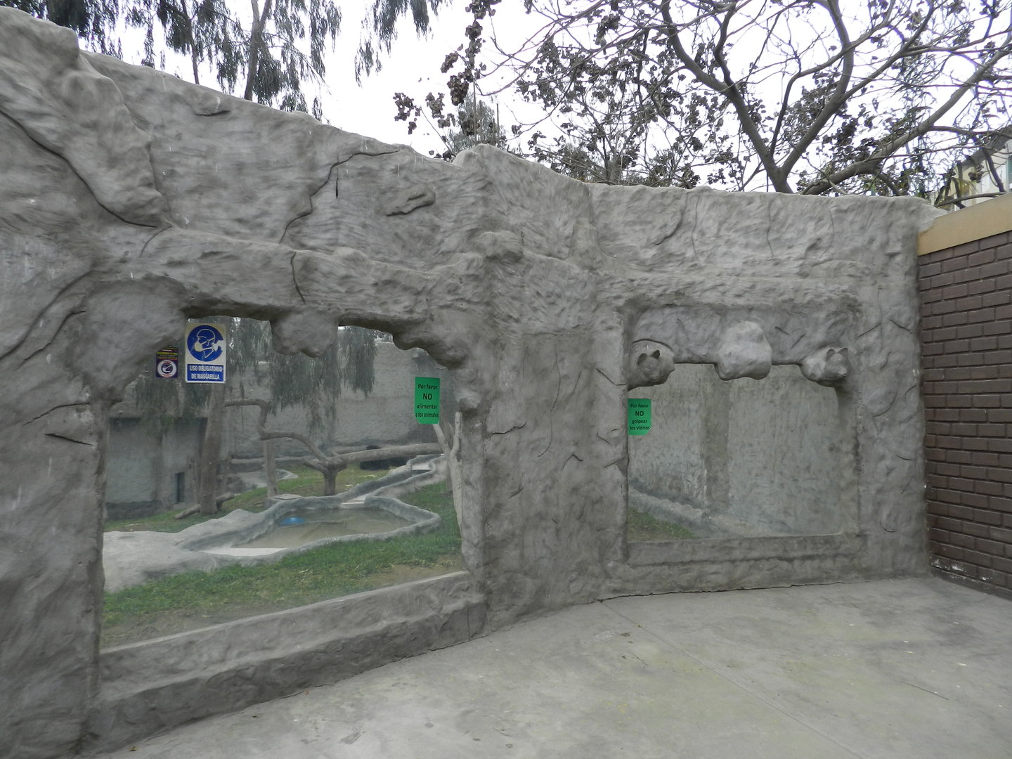 Spectacled bear complex (example of exhibit) - Parque Zoológico Huachipa
