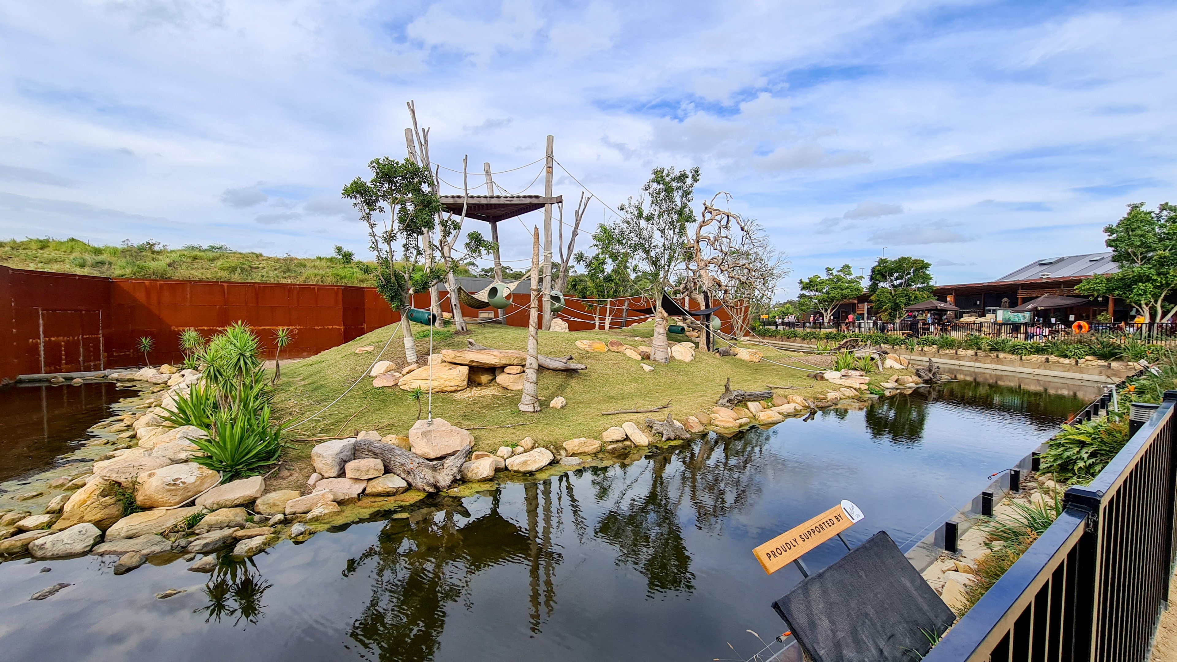 Spider monkey / Capybara enclosure - not in use