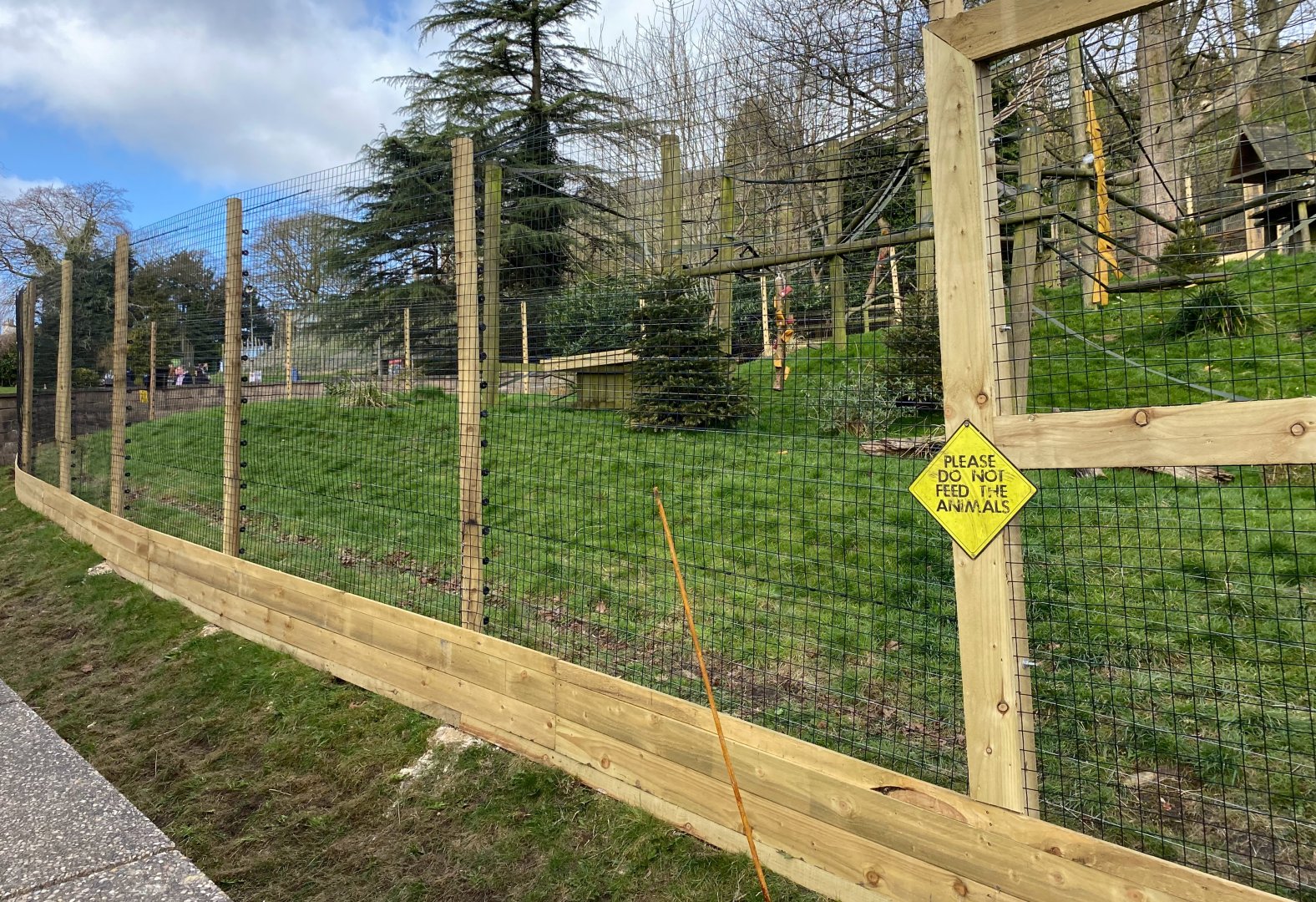 Spider Monkey Enclosure, updated fencing, Dudley, UK