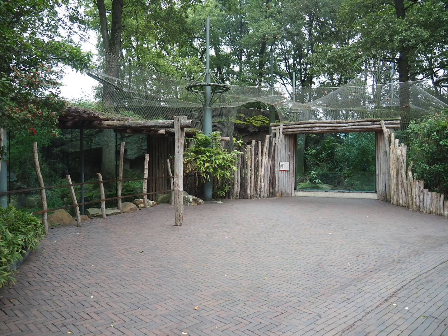 Sri Lankan leopard exhibits viewing areas, 2023-10-07