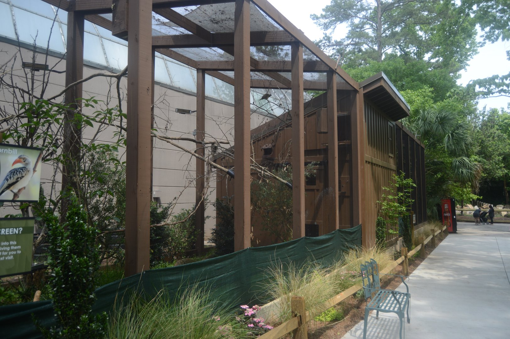 Standalone Exhibits - Pair of Avairies