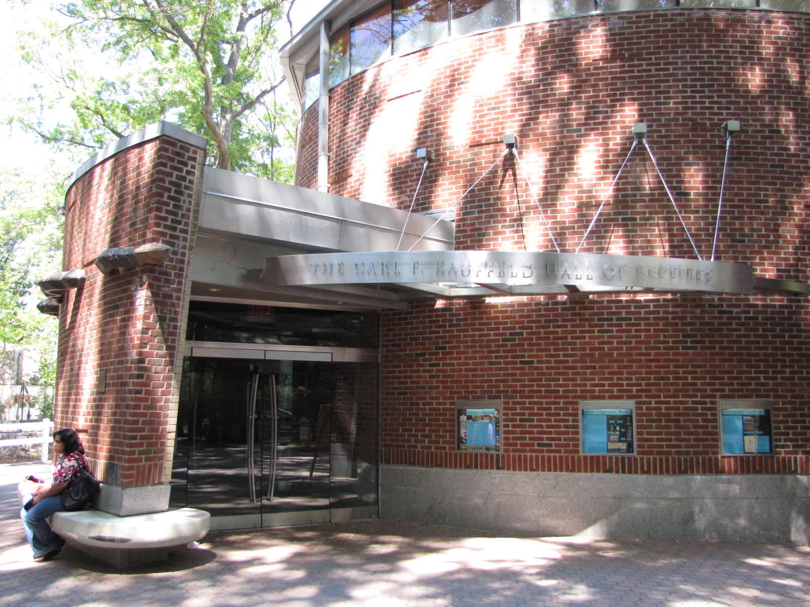 Staten Island Zoo 2010 - Entrance to Carl F. Kauffeld Hall of Reptiles