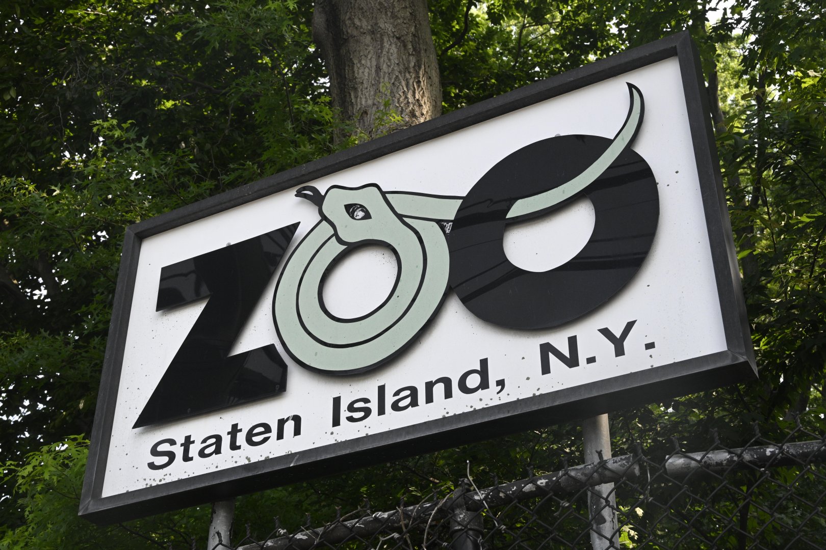 Staten Island Zoo - Entrance Sign