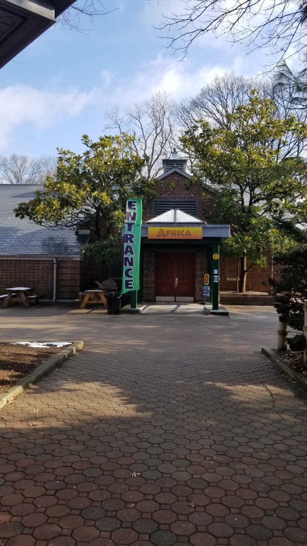 Staten Island Zoo - Entrance to building